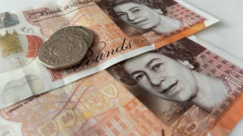 Ways to manage your money and mental health get to payday