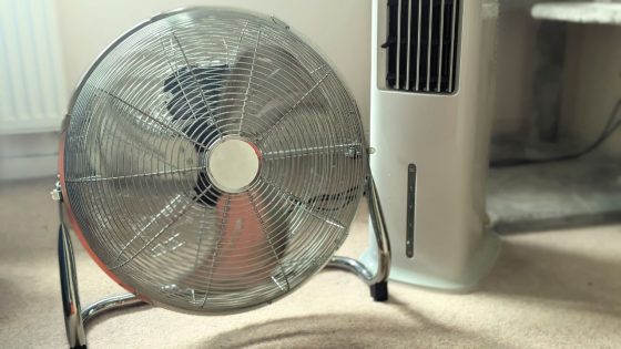 How much do fans cost to run vs aircon?